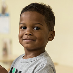 Niño sonriendo